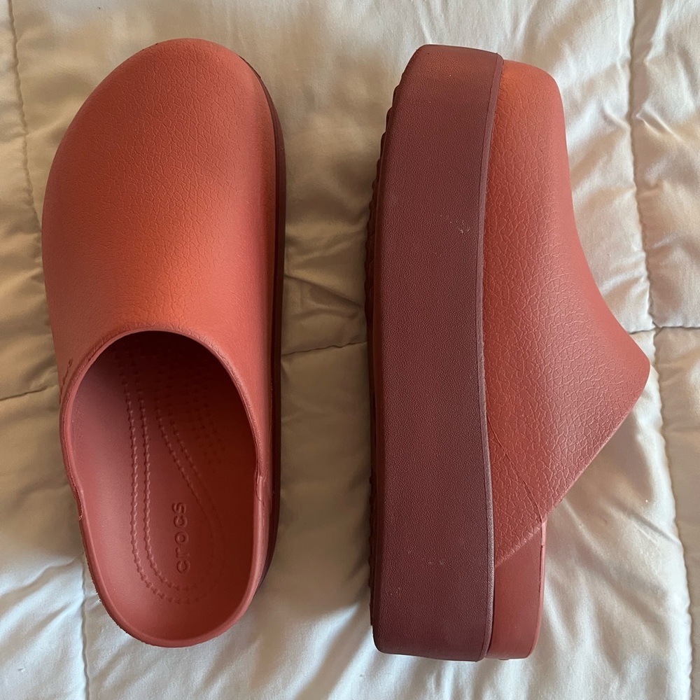 CROCS Dylan Platform Clogs Red Pink Slip on Slides Women Size 8